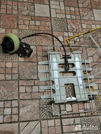 Поясничный упор Opel Astra H GM131557713