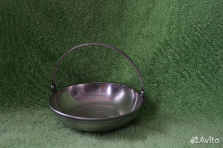 Мельхиоровая конфетница с перекидной ручкой. СССР