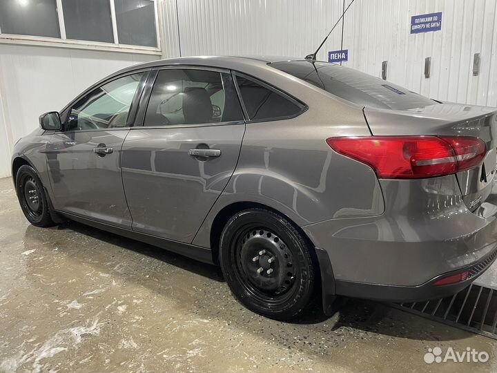 Ford Focus 1.6 AMT, 2015, битый, 220 650 км