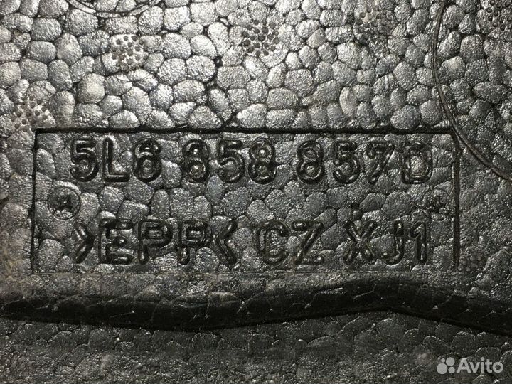 Контейнер в багажник Skoda Yeti