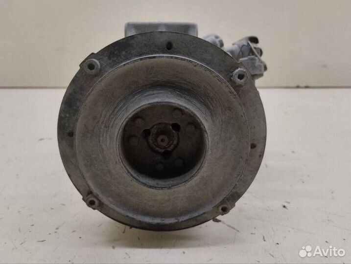 Компрессор кондиционера Toyota RAV4