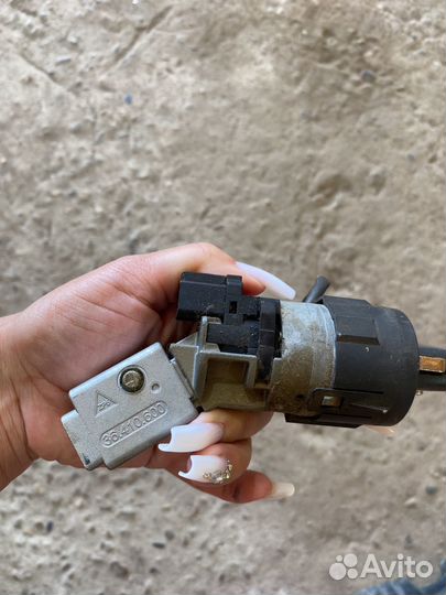 Замок зажигания Peugeot 308