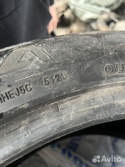 Zeta Impero 275/45 R21