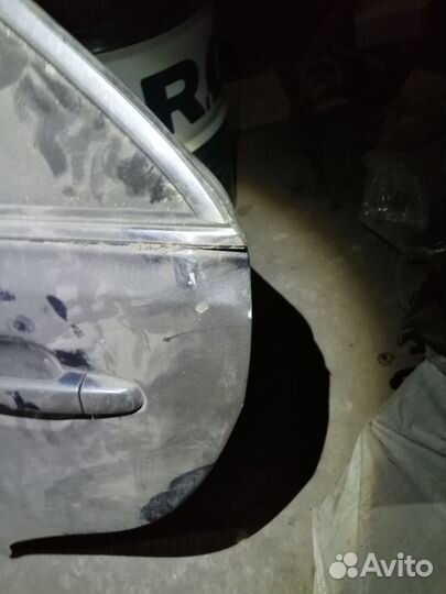 Задняя левая дверь тойота камри 40 под ремонт