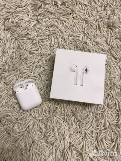 Беспроводные наушники airpods