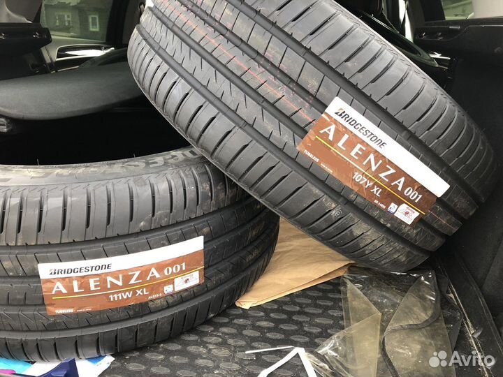 Bridgestone Alenza 001 235/45 R20