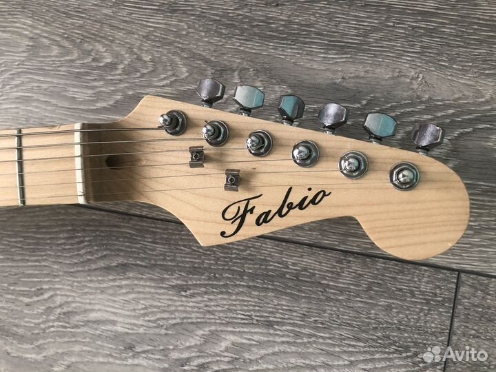 Электрогитара