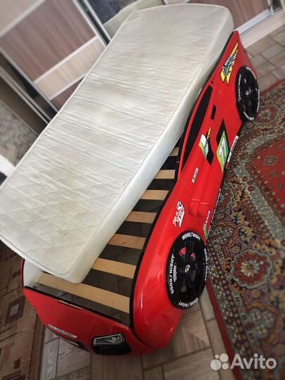 Детская кровать машина с матрасом