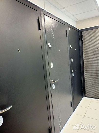 Дверь входная металлическая новая