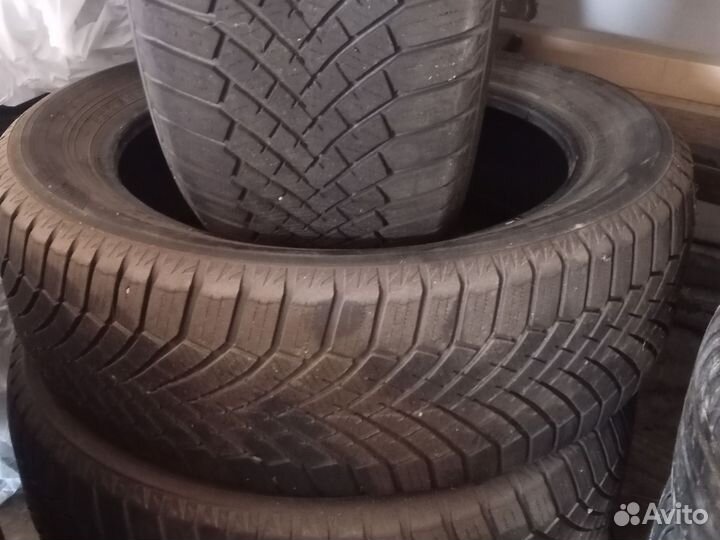 Yokohama BluEarth Winter V906 235/55 R20