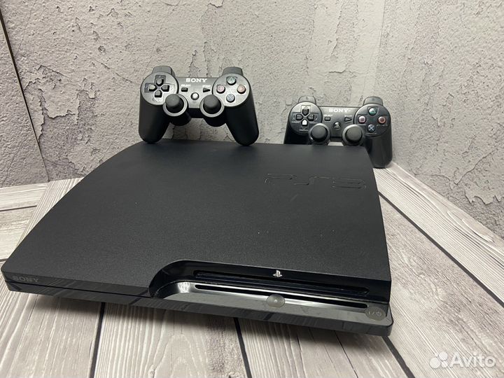 PS3 слим 320гб+куча игр+2 джоя