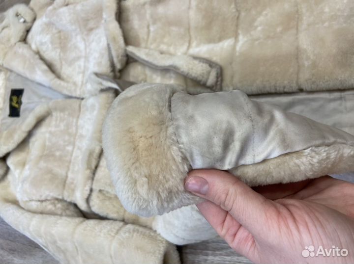 Шуба мутоновая с капюшоном 48