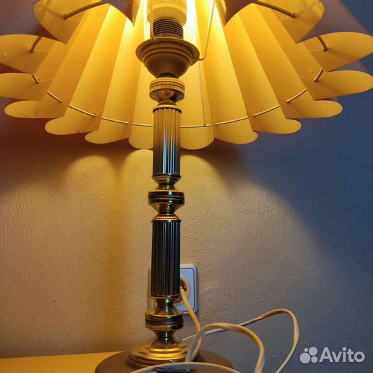 Лампа настольная