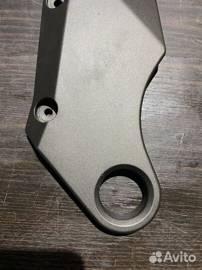 Правый пластик под баком для Kawasaki Z750S 05-07