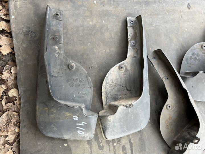 Infiniti fx35 fx45 брызговик передний