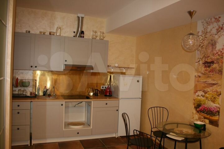 Комната 18 м² в 4-к., 1/16 эт.