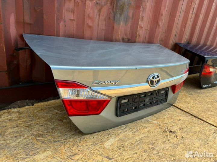 Toyota Camry 50 крышка багажника