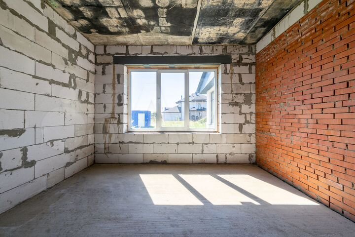 Коттедж 205 м² на участке 12 сот.