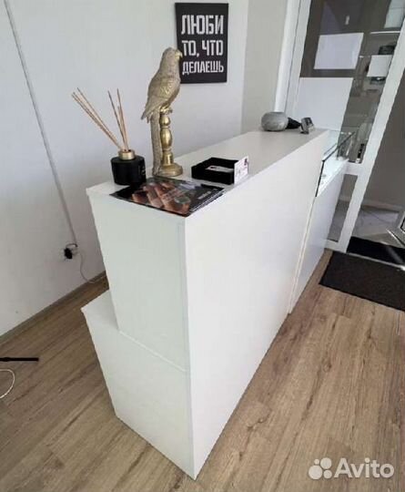 Новые Ресепшен-Витрины со стеклом под Заказ