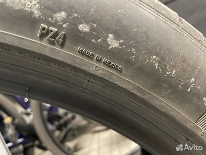 Pirelli P Zero PZ4 315/35 R21