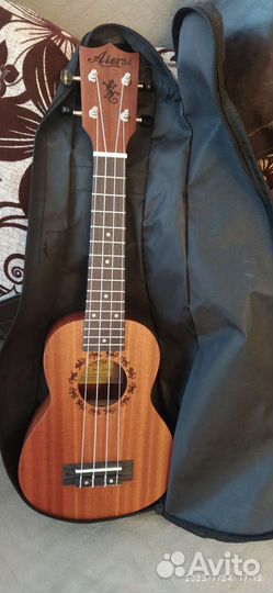 Гитара укулеле