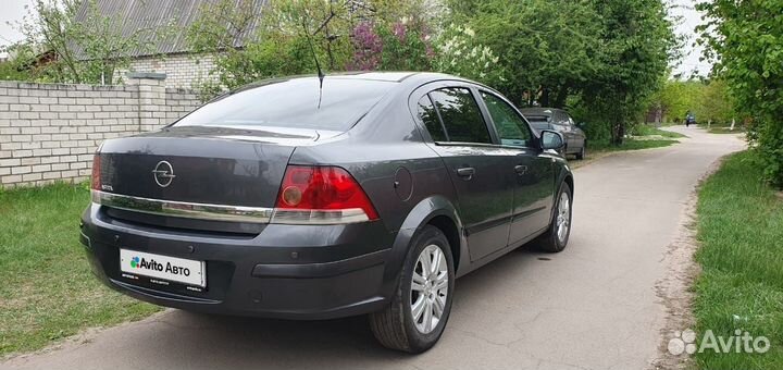 Opel Astra 1.8 МТ, 2012, 194 000 км