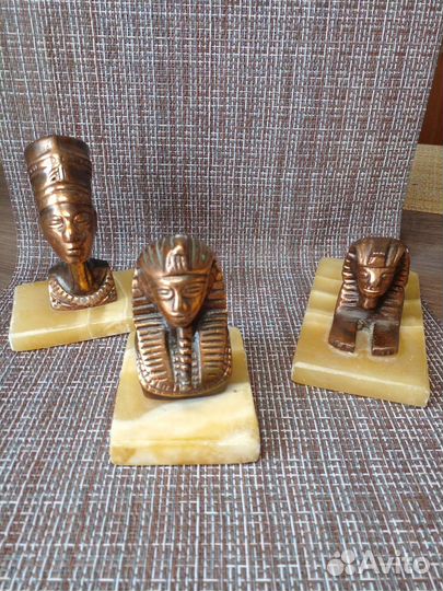 Статуэтки