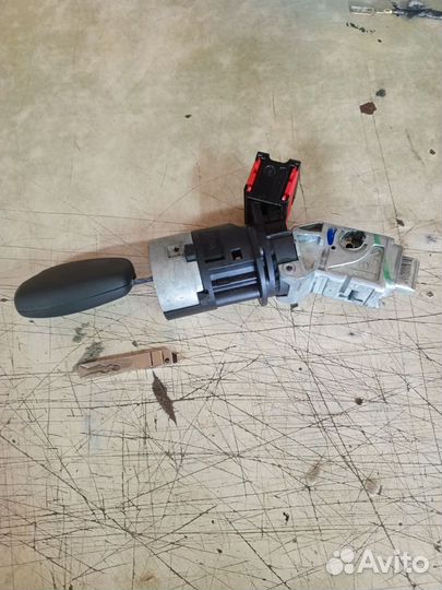 Замок зажигания LADA vesta 2017г