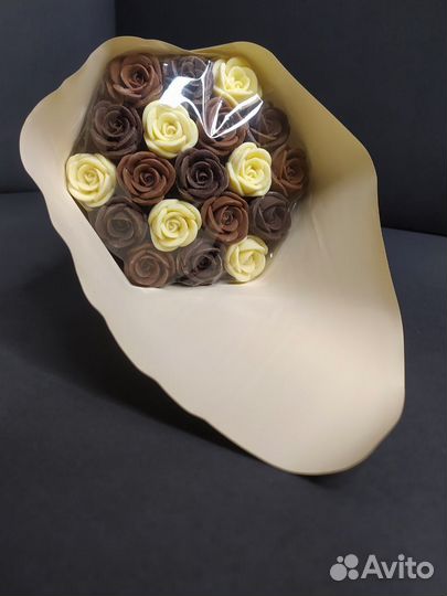 Букет из Трёх Видов Шоколада - 19 Роз