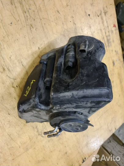 Бачок стеклоомывателя Mercedes-Benz S-Klass седан