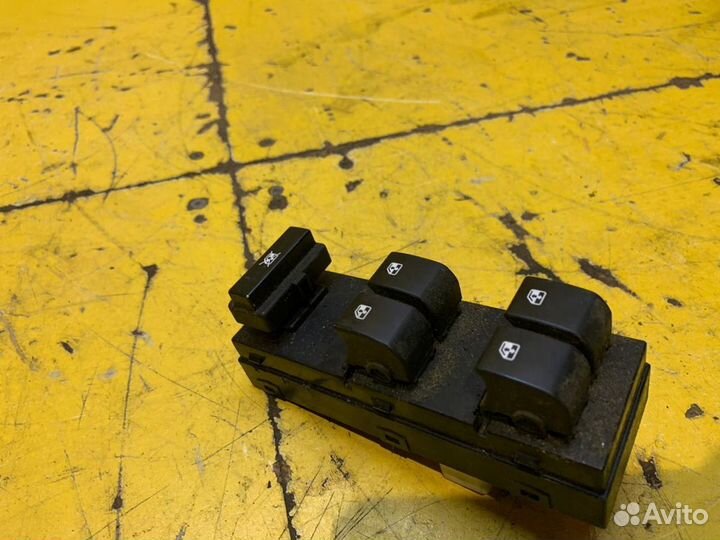 Блок управления стеклоподъемниками Kia Ceed 2009-2