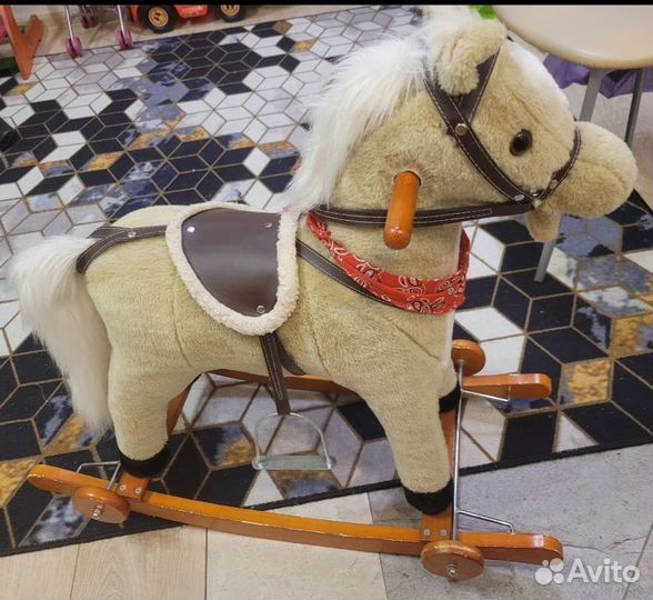 Детская лошадка качалка
