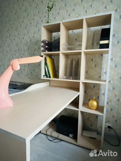 Стол со стеллажом для школьника