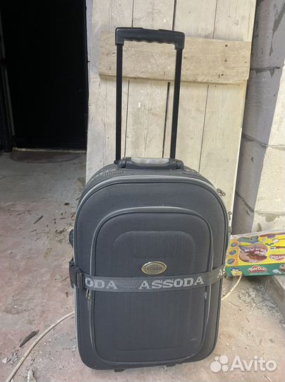 Чемодан на колесах