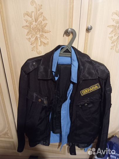 Черная форма охранника