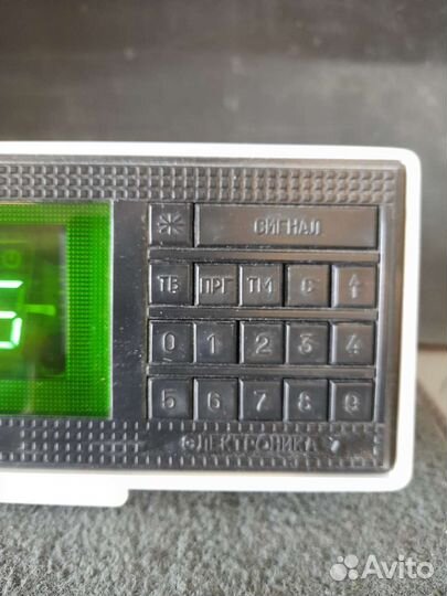 Часы электронные настольные СССР