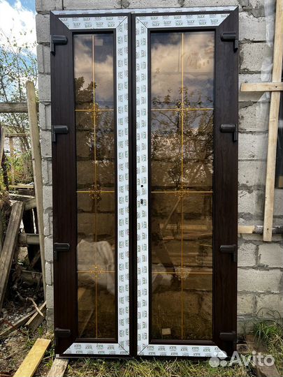 Дверь двустворчатая