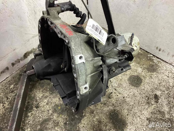 МКПП (механическая коробка переключения передач) V