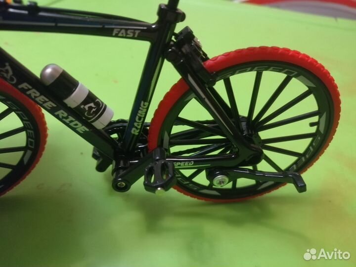 Велосипед модель 1:8