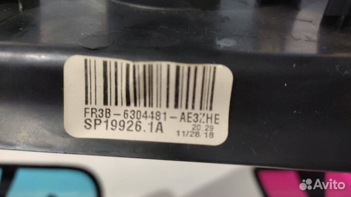 Декоративная накладка торпедо левая Ford Mustang