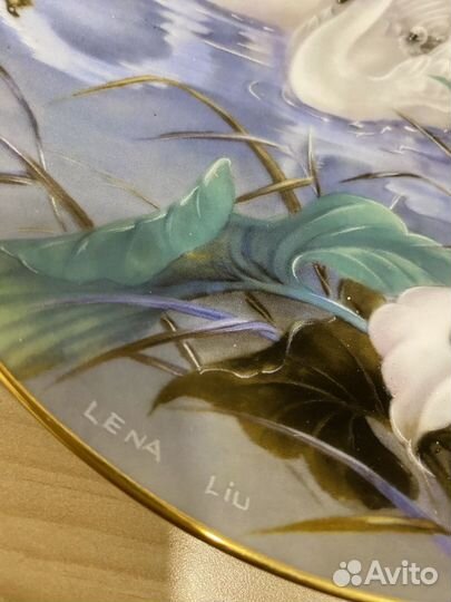 Декоративная тарелка Лены Лю «Лебеди»