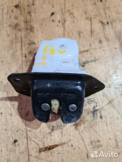 Замок багажника Nissan Juke F15 1.6 DDT 2011