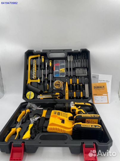 Шуруповерт DeWalt с набором инструментов