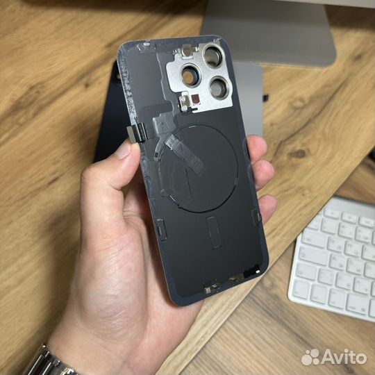 Задняя крышка iPhone 15 Pro Max