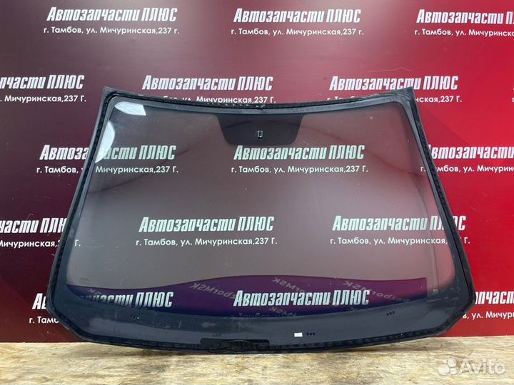 Лобовое стекло Renault Logan