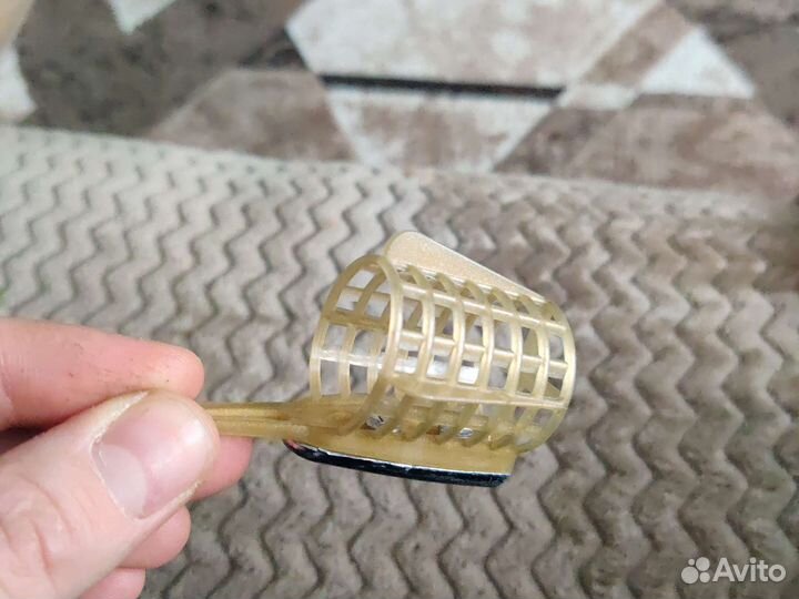 Кормушка фидерная пластиковая, есть любой вес