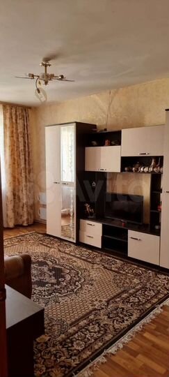 2-к. квартира, 50 м², 4/10 эт.