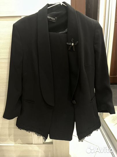 Брючный костюм