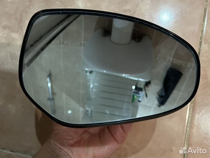 Зеркальный элемент mazda 3 (правый)