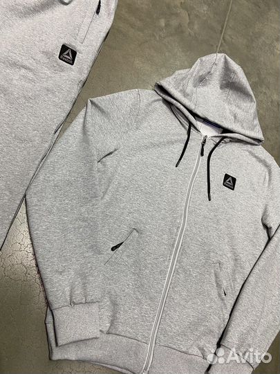 Спортивный костюм мужской Reebok